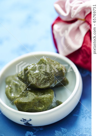 韓國傳統年糕糖果宋Mopyeon Songpyeon圖像 韓國傳統年糕糖果宋Mopyeon Songpyeon圖像 65769751