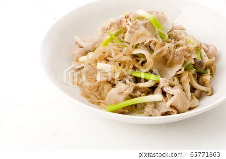 炒五花肉和魔芋 炒五花肉和魔芋 65771863