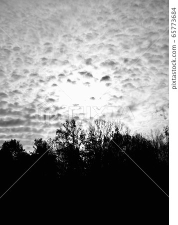 烏雲、天空和山脈 烏雲、天空和山脈 65773684