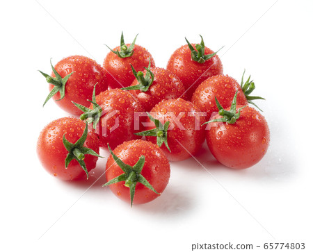Petit tomatoes  65774803