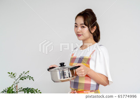 Woman in the room 65774996