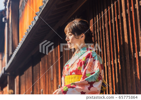 和服女肖像 和服女肖像 65775864