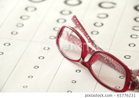 Eyesight measurement table and glasses Eyesight measurement table and glasses 65776231