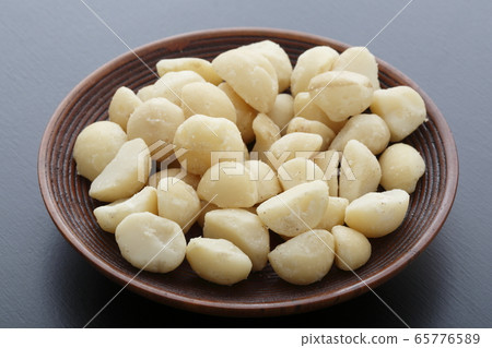 Macadamia Nut Macadamia Nut 65776589