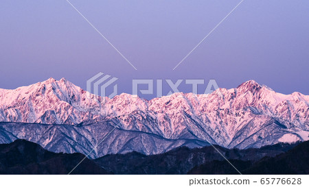 從小川村鹿島Yarigatake和Goryudake(黎明)看到的初冬 從小川村鹿島Yarigatake和Goryudake(黎明)看到的初冬 65776628