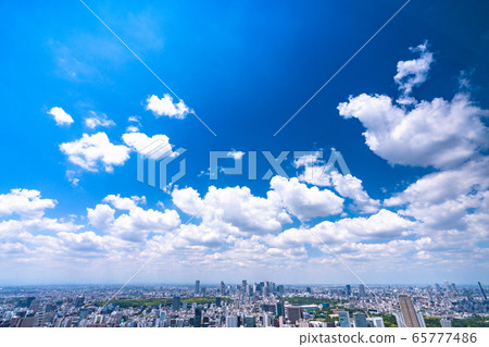 《東京》藍天白雲，東京城市景觀 65777486
