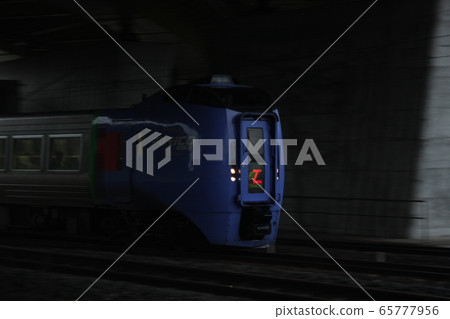 Kiha 283 65777956