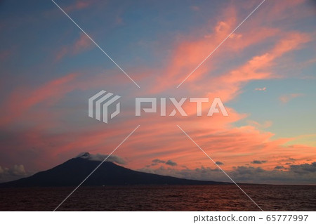 Rishiri Island in the sunset sky Rishiri Island in the sunset sky 65777997
