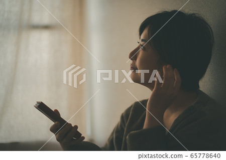 女生 女孩 女性 65778640