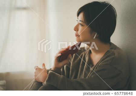 female, lady, woman 65778648