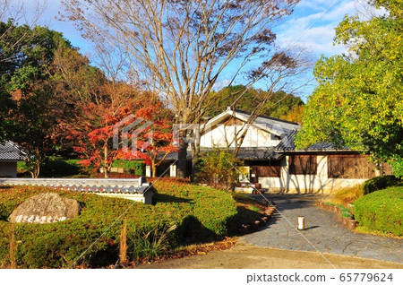 奈良縣明日香村國立明日香歷史公園博物館和紅葉 照片素材 圖片 圖庫
