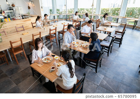 餐廳用餐午餐咖啡廳外出用餐 餐廳用餐午餐咖啡廳外出用餐 65780095