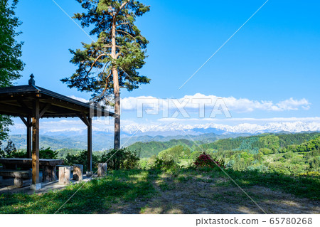 View of the Northern Alps from Narai Sion Park (Spring) 65780268