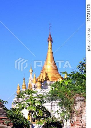 Stupa with golden spire in Maha Aung Mye Bom San Stupa with golden spire in Maha Aung Mye Bom San 65781376