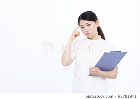 30多歲的女護士 65781971