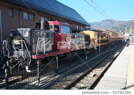 agan峨野觀光列車停在佐賀站進行維修 65782180