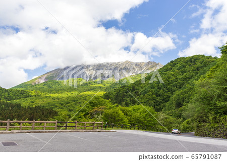 Fresh green national park Oyama ____ at Keyaketoge Observatory 65791087