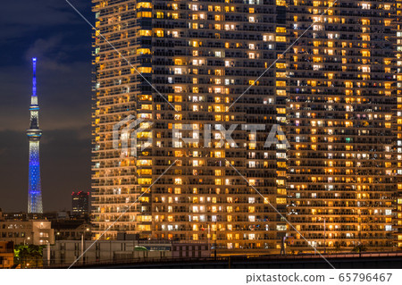 《Tokyo》 Night view of the shining Tower Mansion, Harumi Bay Area, Chuo-ku 65796467