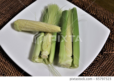 Early summer ingredients (young corn) Early summer ingredients (young corn) 65797323
