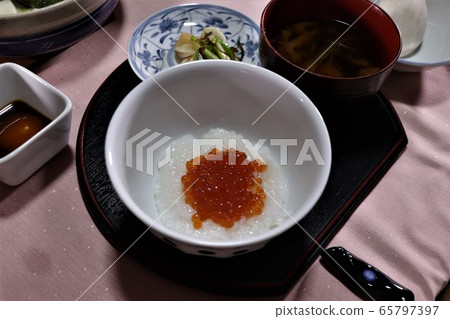 粥(醬油醃三文魚) 粥(醬油醃三文魚) 65797397