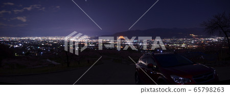 山梨縣府中市,甲府盆地夜景和Togenkyo的Ogataki 山梨縣府中市,甲府盆地夜景和Togenkyo的Ogataki 65798263