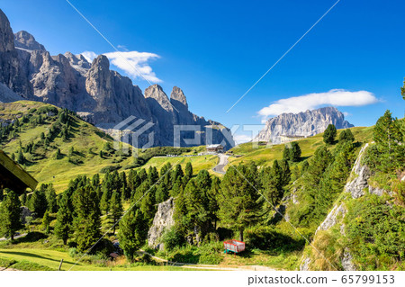 Landscape view of Colfosco, Calfosch, Val Gardena, 65799153