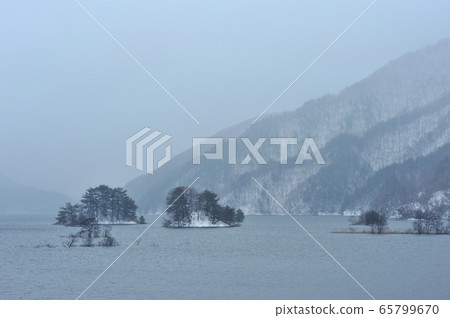 秋元湖在冬天 秋元湖在冬天 65799670