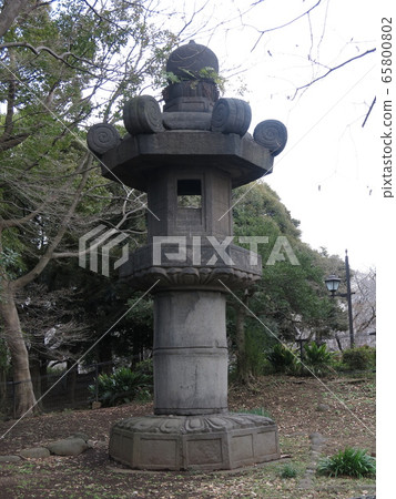 The ghost lantern of Ueno Toshogu Shrine (Ueno Park) 65800802