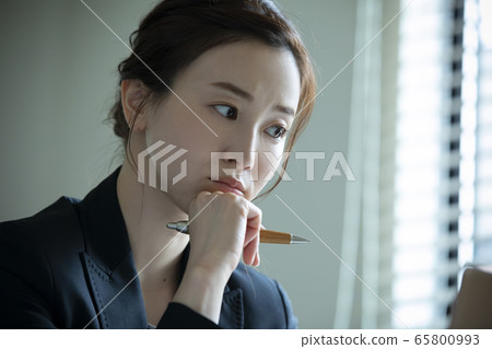 女商務女商人 65800993