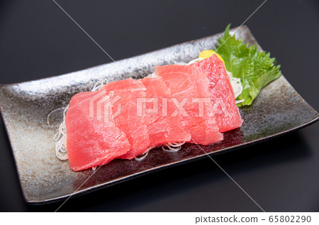 Tuna sashimi Tuna sashimi 65802290