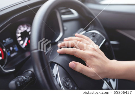 Honk the car to prevent accidents Honk the car to prevent accidents 65806437