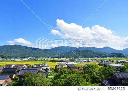 View from the train window of the Kyoto Tango Railway Miyatoyo Line (near Yosano Station) 65807225