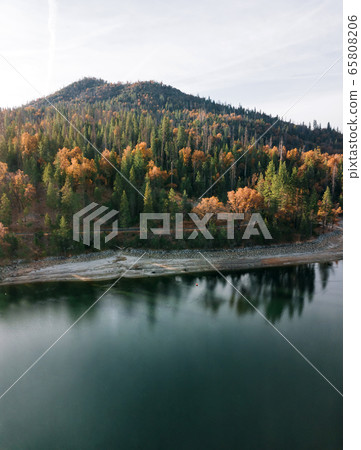 Bass lake in California, USA 65808206