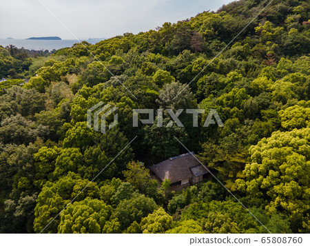 Overnight aerial view 65808760