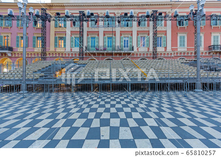 Place Massena Stands 65810257