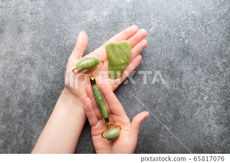 Jade face roller and Gua sha stone 65817076
