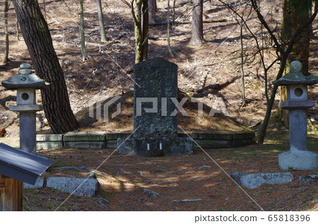 Former Nakasendo Wada Pass, Mito Nanitozuka (Shimosuwa Town, Nagano Prefecture) 65818396