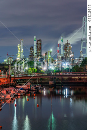 Factory night view Yokkaichi City [Mie Prefecture] 65818445