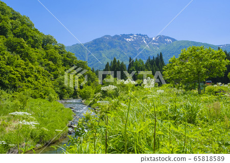 Mountain stream and Hachikaiyama 65818589