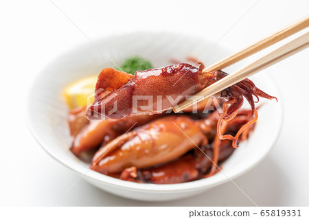 Soft-boiled squid 65819331