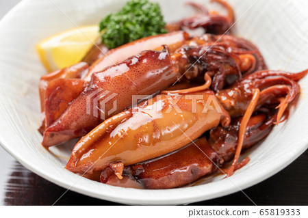 Soft-boiled squid 65819333