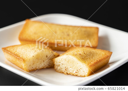 Financier Western confectionery black background 65821014