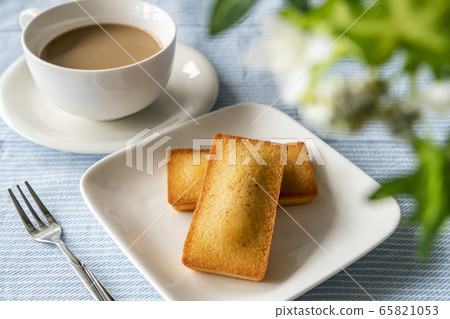 Financier Western confectionery latte 65821053