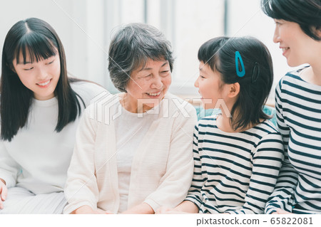 奶奶 孫子 孫女 65822081