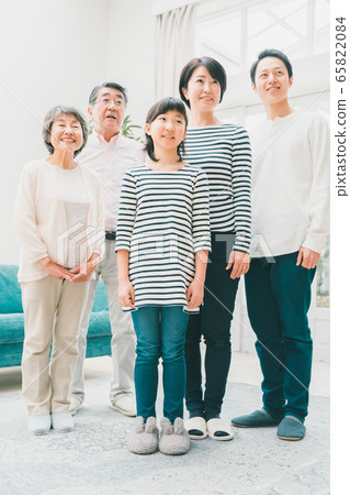 three generation family, three generations, family 65822084