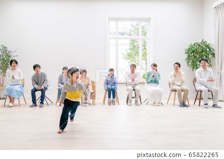 3 generation family, family, home 65822265