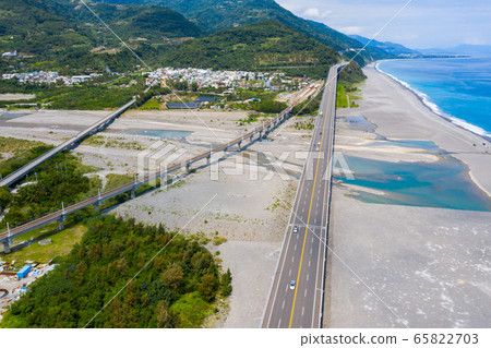 Tailun Jinlun Bridge, Taitung, Taiwan Tailun Jinlun Bridge, Taitung, Taiwan 65822703
