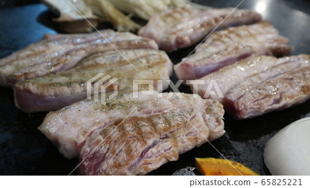 烤五花肉 65825221