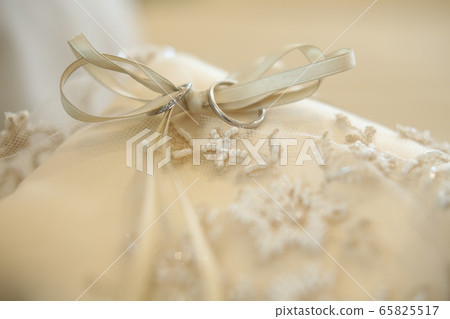 wedding ring wedding ring 65825517