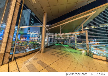 日本橫濱城市景觀緊急情況聲明宣布今天完全取消= 5月25日，橫濱站西出口 65827367